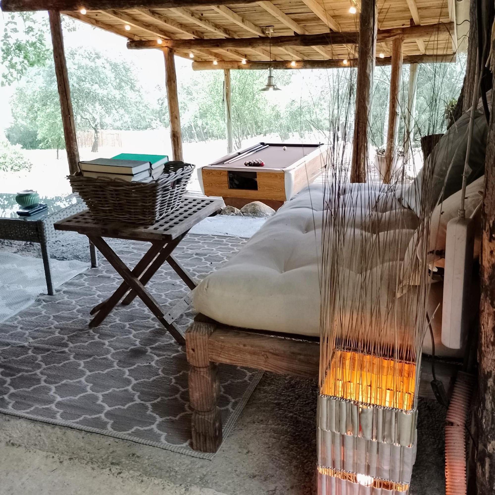 Au Fil De Soi Hotel Vezenobres Buitenkant foto