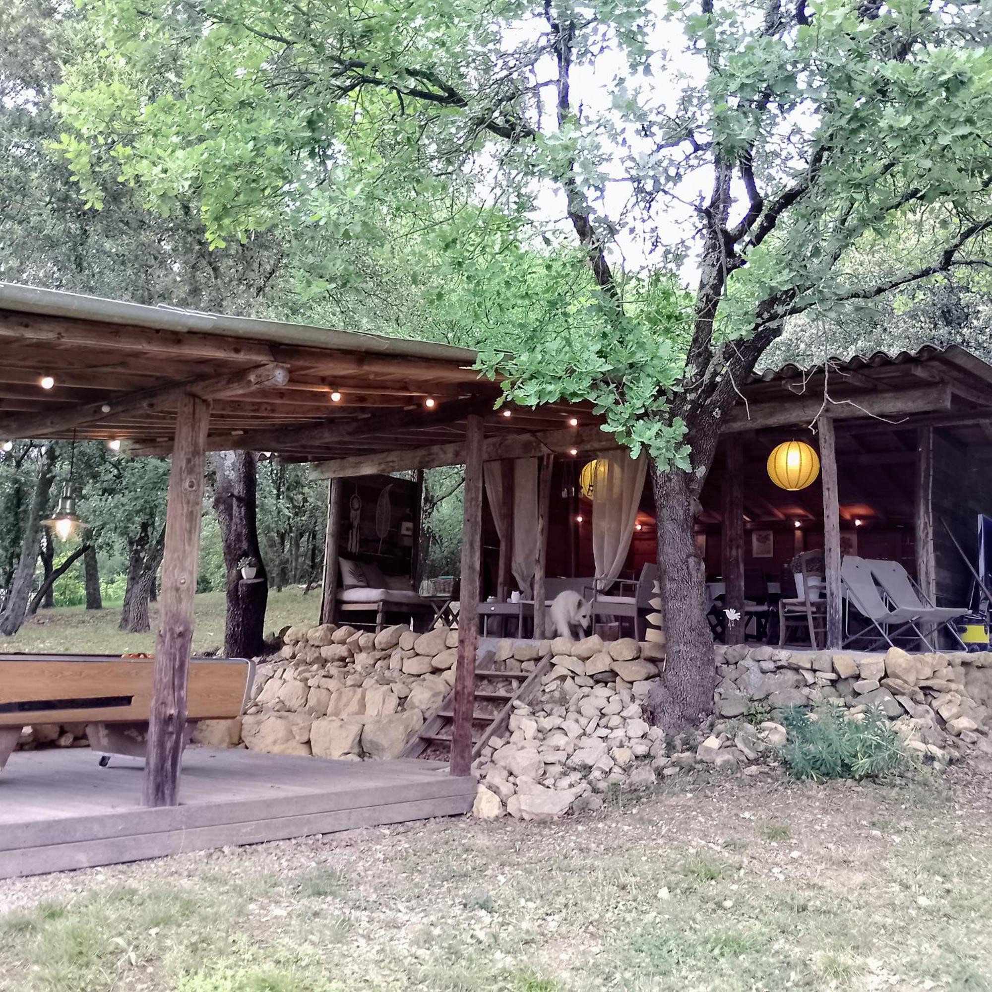 Au Fil De Soi Hotel Vezenobres Buitenkant foto